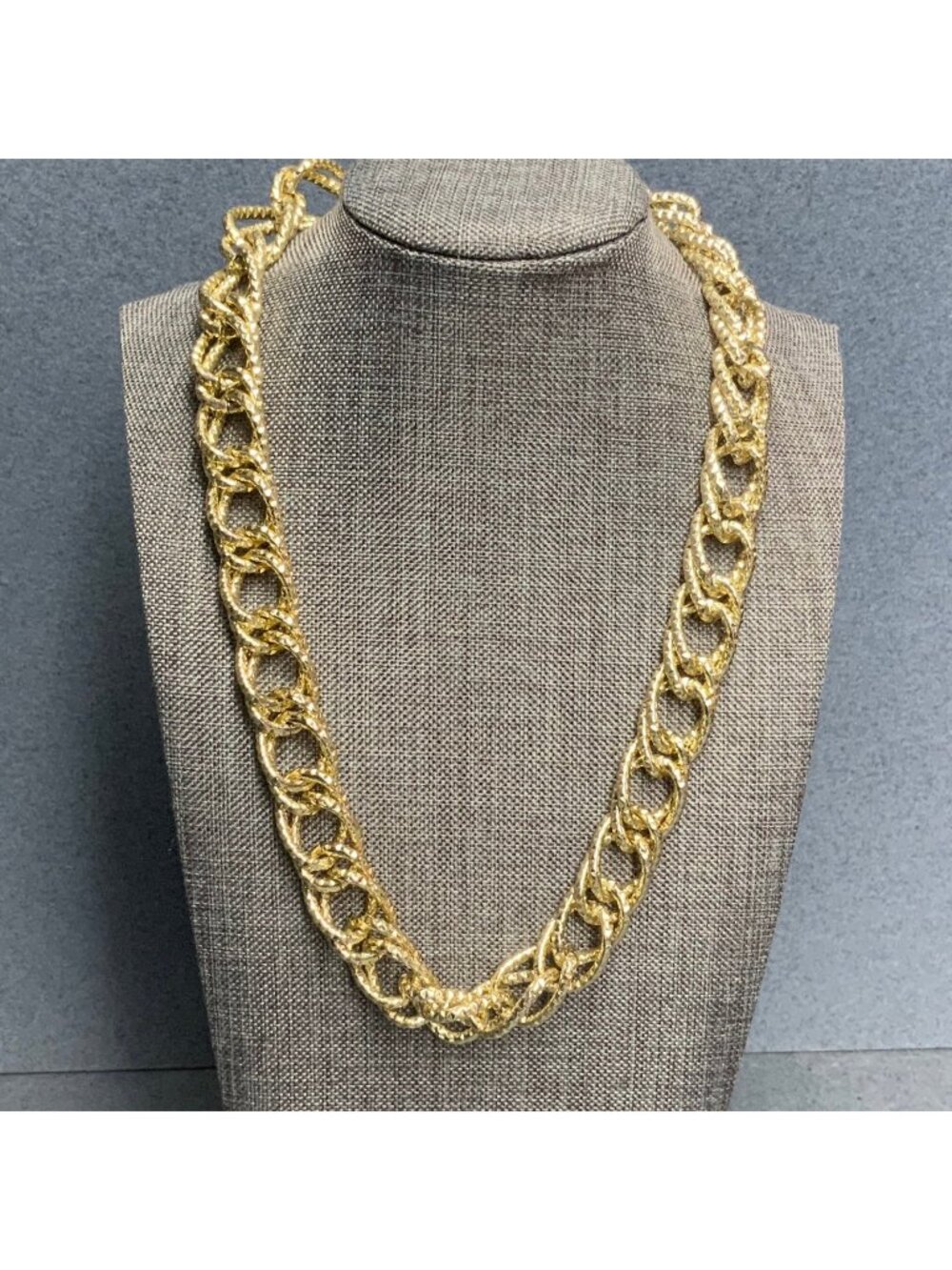 Chunky Double Chain Necklace 20 In Pale Gold Lightweight Textured Bold Statement